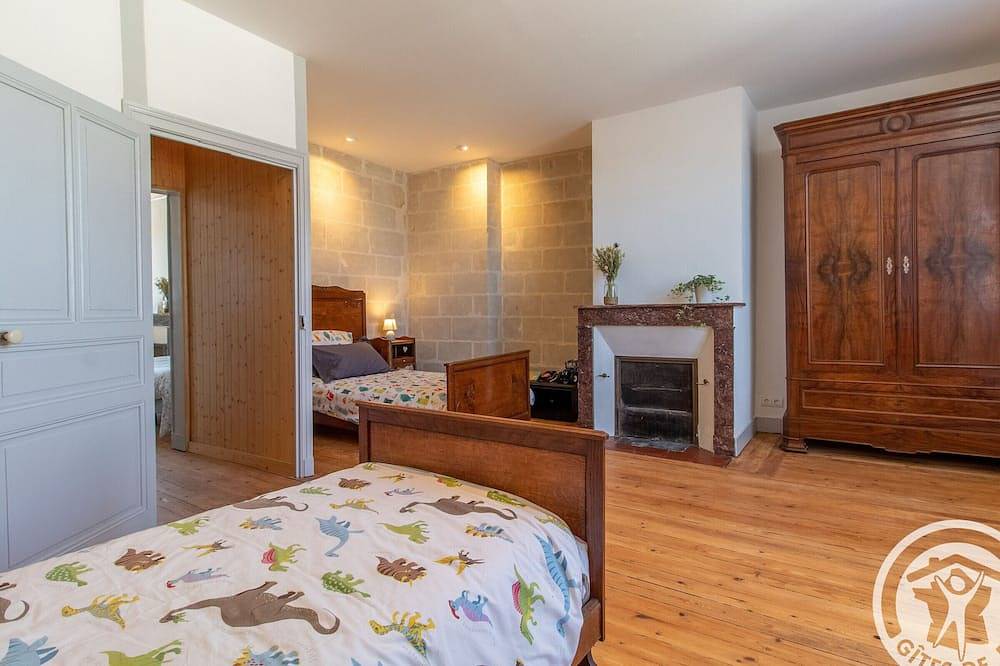 Casa Auténtica de 3 Niveles con Terraza y Vista al Loira in Ingrandes-le-Fresne-sur-Loire, Valle del Loira