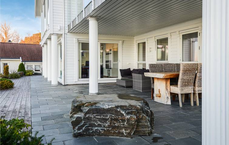Ganze Ferienwohnung, Ferienwohnung für 8 Personen mit Terrasse in Hjelmeland