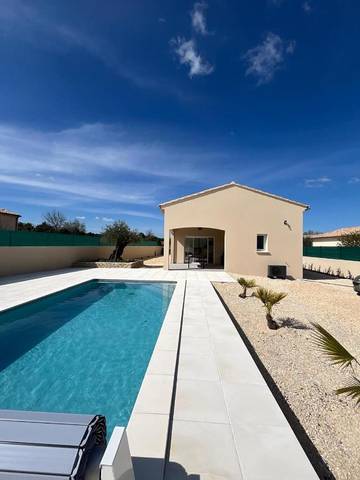 Gîte pour 6 personnes, avec jardin et piscine à Saint-Remèze