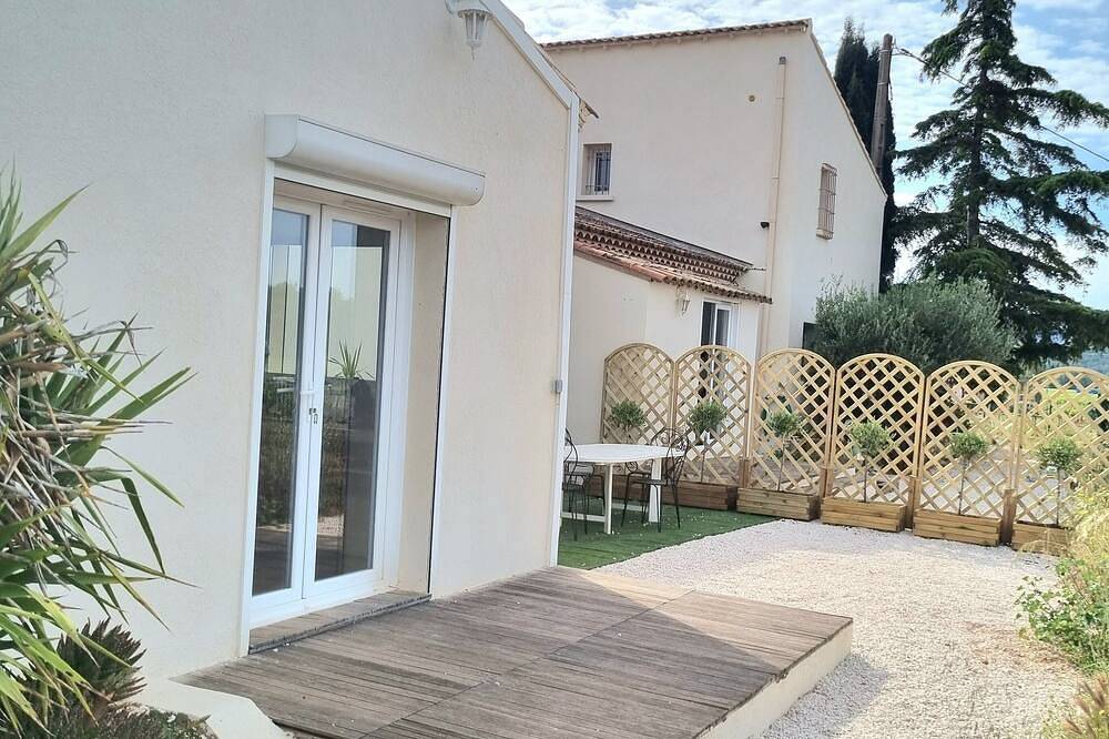 Appartement entier, Appartement au milieu des vignes. in Pierrefeu-du-Var, Côte méditerranéenne (France)