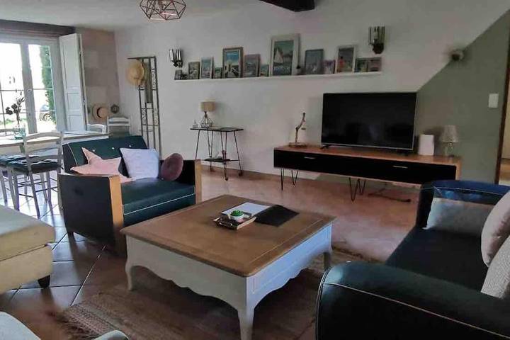 Location de vacances pour 6 personnes, avec vue ainsi que sauna et jardin, animaux acceptés à Chaniers - 4