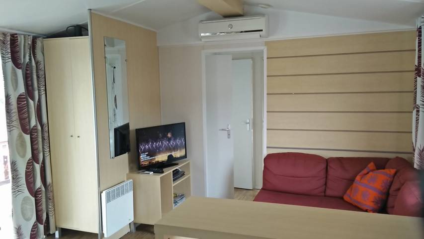 Location de vacances pour 6 personnes, avec jardin et piscine à Gastes - 4