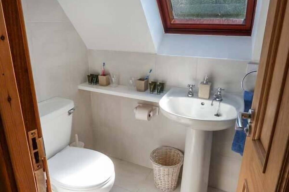 Deskford Cottage, family friendly, country holiday cottage in Nairn in Nairn, Highlands