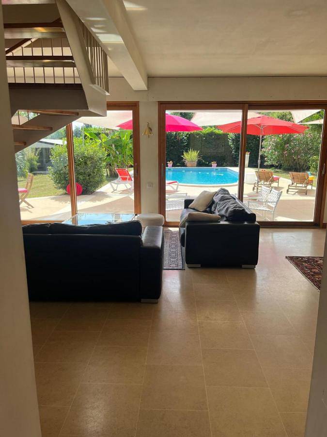 Location de vacances pour 10 personnes, avec vue ainsi que jardin et piscine à Trélissac - 3