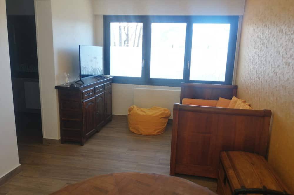 Entire apartment, T2 ground floor large house on Rn85 Heart of Matheysine. All comfort in La Mure, Isère