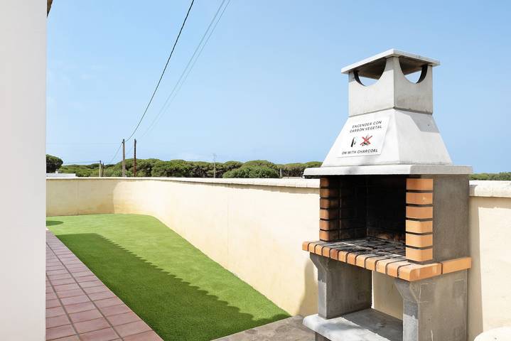 Charmante Casita Torre de Meca 1 avec terrasse, jardin et Wi-Fi in Los Caños de Meca, Barbate