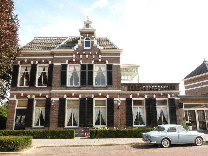Hotel für 4 Personen, mit Balkon und Terrasse sowie Ausblick in Brummen