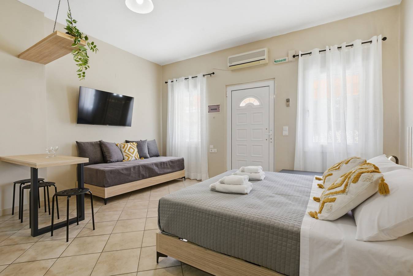 Studio entier, Studio '1' avec vue sur la montagne, Wi-Fi et climatisation in Sývota, Thesprotie