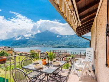Gîte pour 4 personnes, avec vue ainsi que balcon et vue sur le lac à Vercana