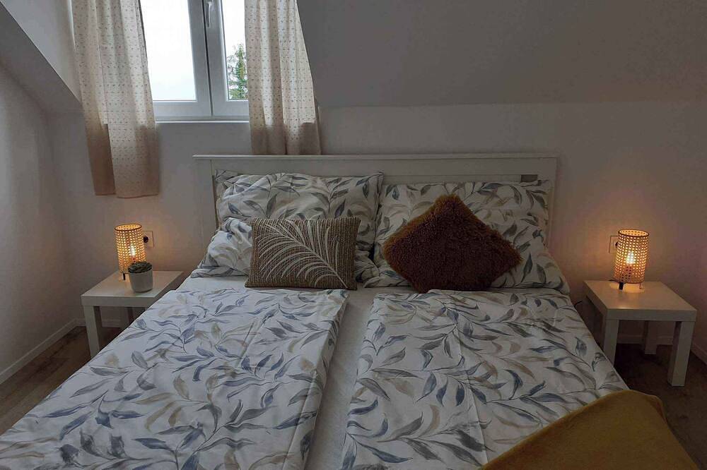 Ganze Wohnung, Ferienwohnung mit Panorama und Internet in Balatongyörök, Balaton Hochland Nationalpark