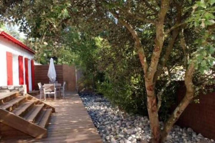 Maison de vacances pour 4 personnes, avec jacuzzi ainsi que jardin et terrasse à Saint-Palais-sur-Mer