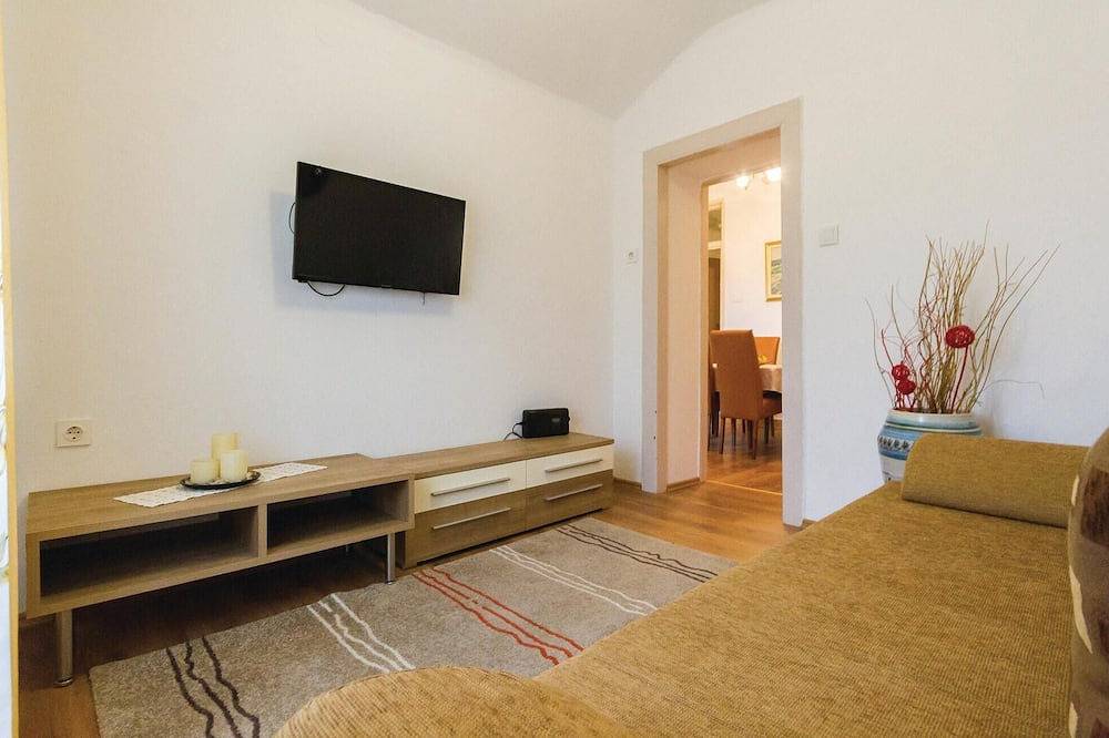 Appartement entier, Appartement confortable à Banjole avec Wi-Fi in Lijom, Banjole