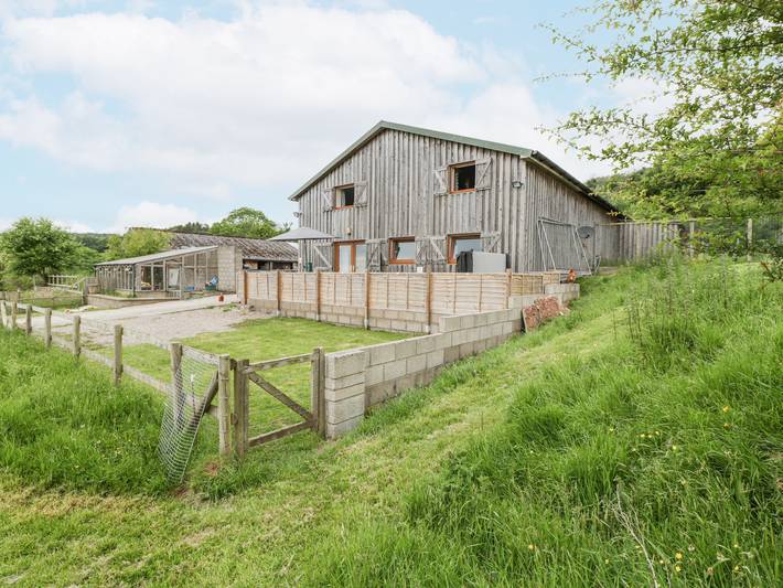Cottage for 4 people, with garden, with pets in Monmouthshire