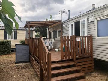 Camping pour 5 personnes, avec jardin et vue ainsi que bassin pour enfant et piscine à Port-la-Nouvelle