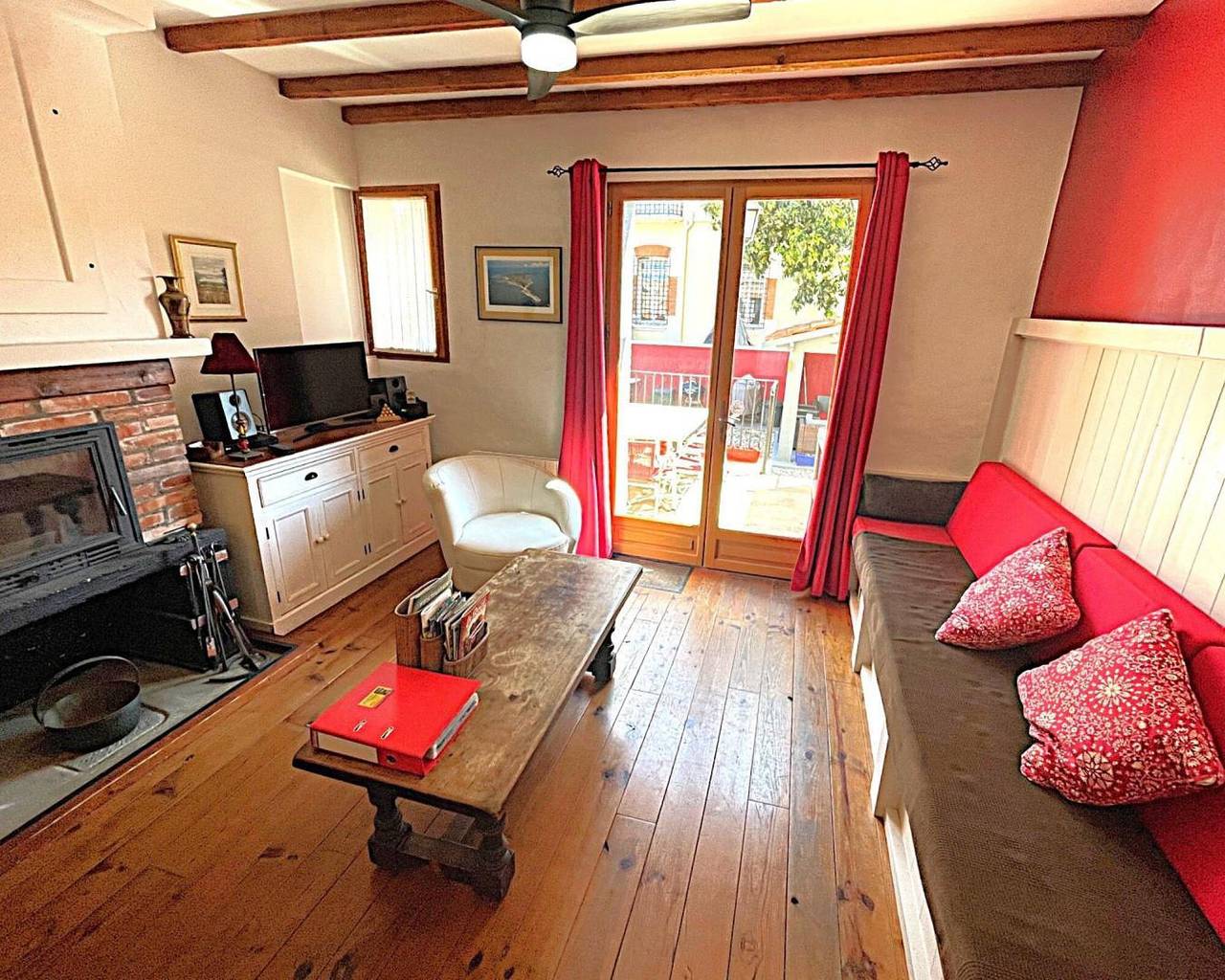 La Maison Rouge in Saint-Laurent-de-la-Salanque, Côte d'Améthyste