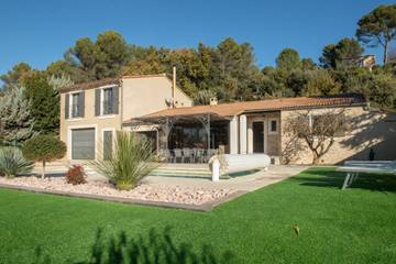 Villa voor 10 Personen in Puget, Parc naturel régional du Luberon, Afbeelding 1