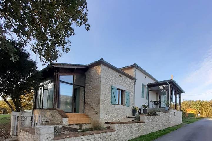 Gîte pour 6 personnes, avec piscine et jacuzzi à Saint-Quentin-du-Dropt