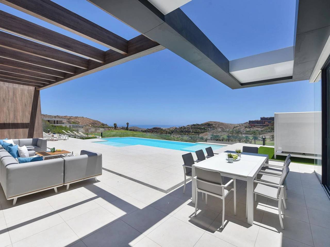 Lovely holiday home in Maspalomas with private pool in Salobre, San Bartolomé de Tirajana