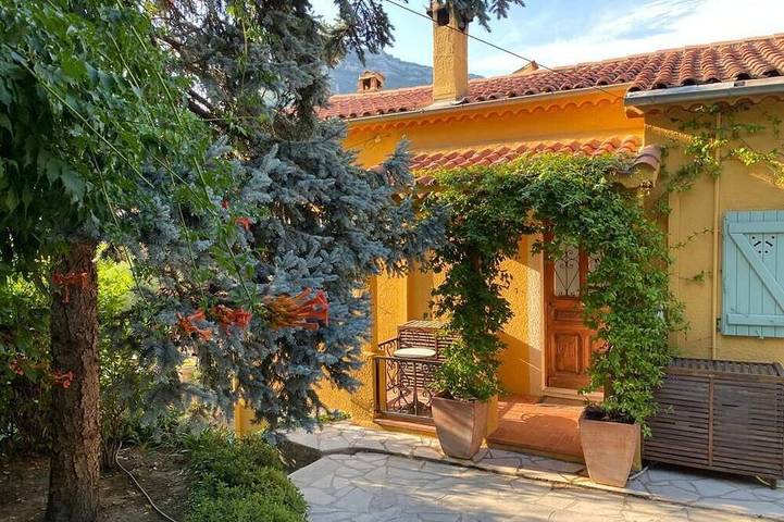 Ferienhaus für 4 Personen, mit Garten und Terrasse in Vence
