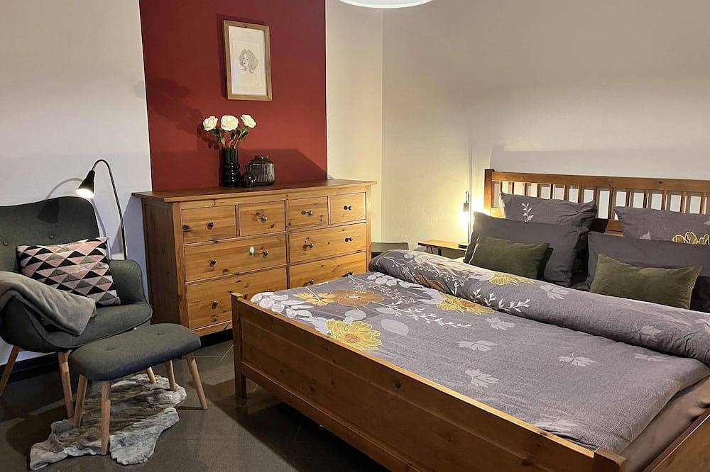 Ganze Wohnung, Ebenerdige Wohnung (57m2) im Souterrain mit großer Terrasse in Muhr am See, Fränkisches Seenland