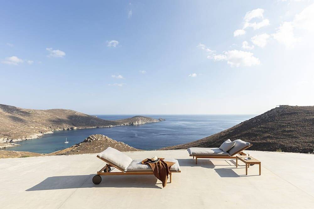 Villa 'Kir Mimis Awarded Cycladic Villa ' with Sea View, Wi-Fi and Air Conditioning in Cyclades
