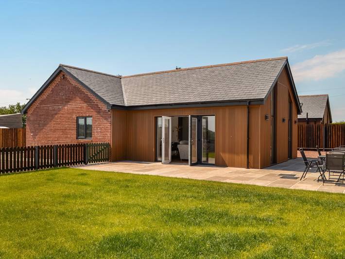 Log cabin for 8 people, with garden in Cumbria