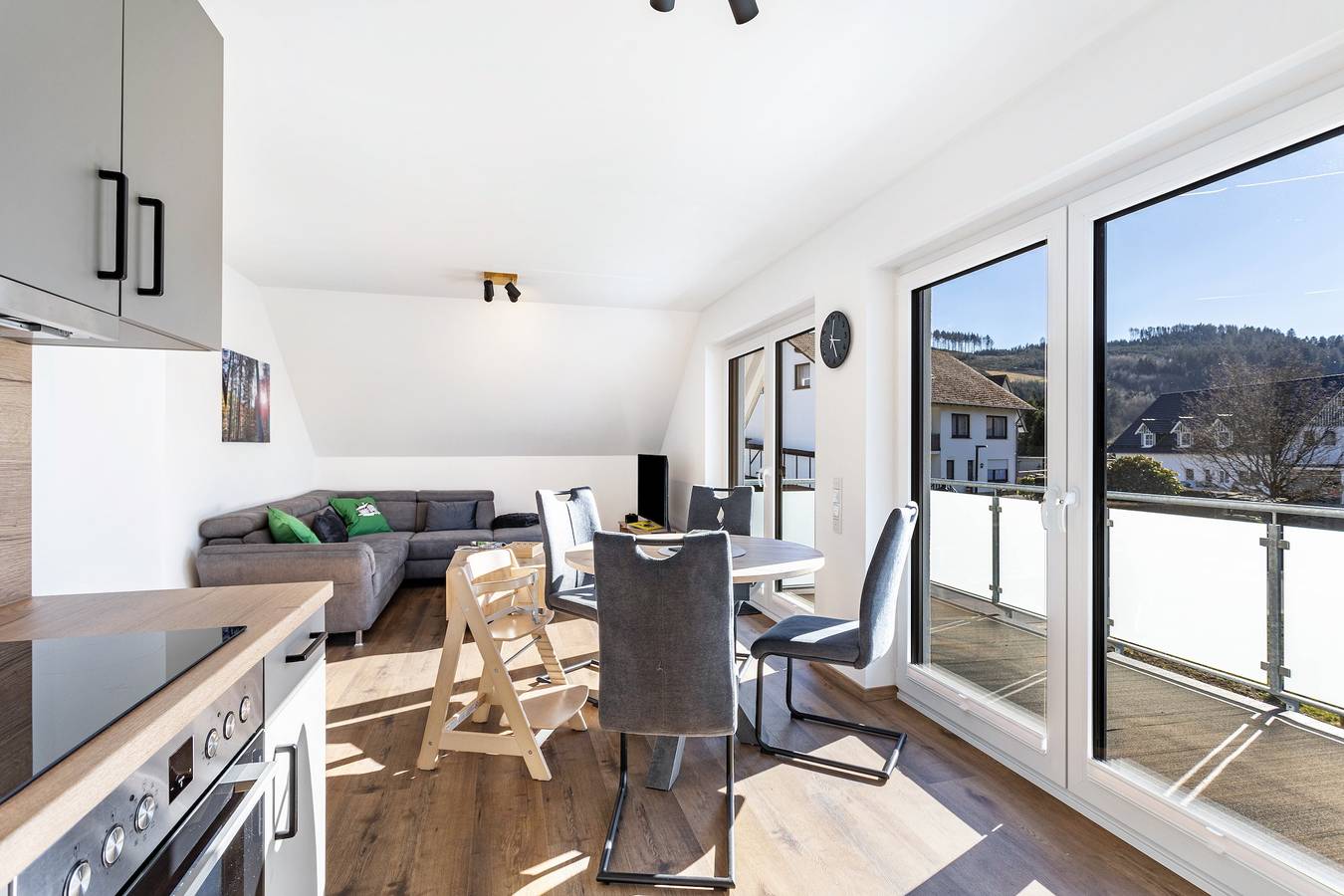 Entire apartment, Apartment 'Waldhaus' with Mountain View, Balcony and Wi-Fi in Schmallenberg, Hochsauerlandkreis
