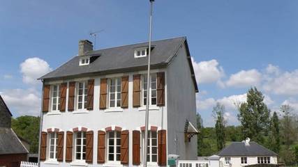 Gîte pour 6 personnes, avec terrasse et jardin à Hambye