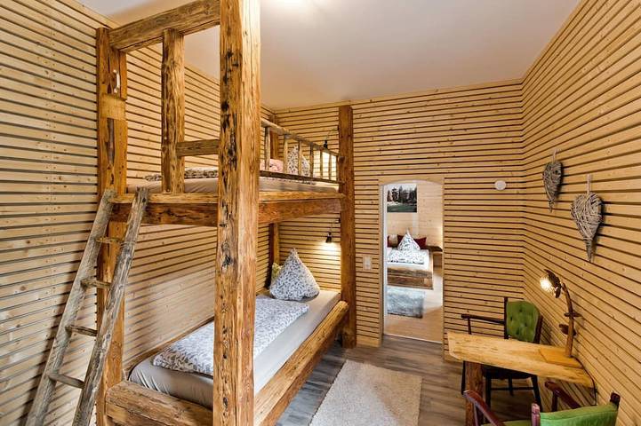 Ganze Wohnung, Zauberhaft warme & sonnige Ferienwohnung \"Antholz\" in Oybin, Zittauer Gebirge