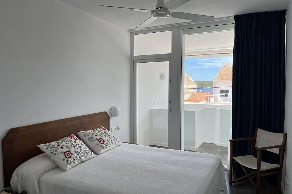 Ganze Wohnung, In einer sehr ruhigen Gegend innerhalb der Stadt in Fornells, Es Mercadal