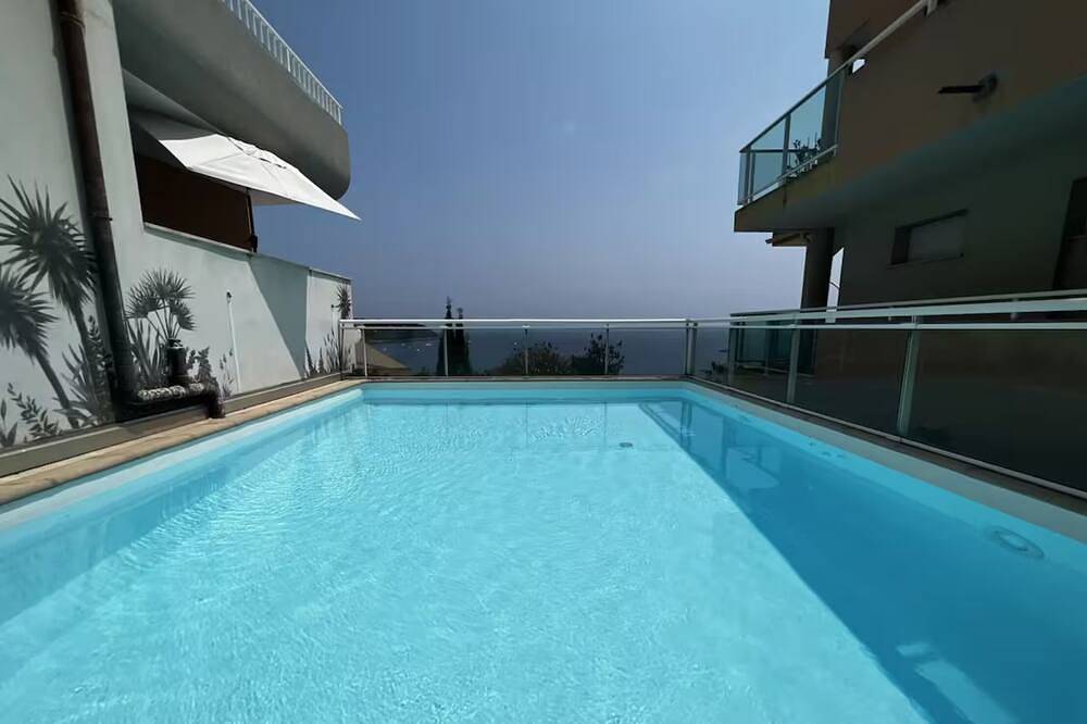 Appartement entier, Monaco Grand Prix F1, Sea View, Pool, Private Box, Calm, sand beach, transport in Roquebrune-Cap-Martin, Côte méditerranéenne (France)