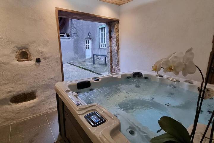 Gîte pour 12 personnes, animaux acceptés