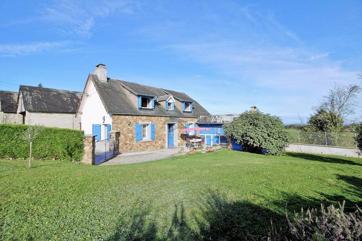 Gîte pour 6 personnes, avec terrasse et jardin