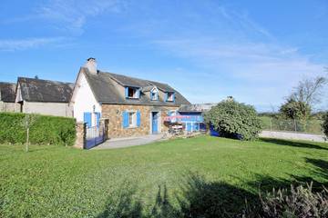 Gîte pour 6 personnes, avec jardin et terrasse à Astugue