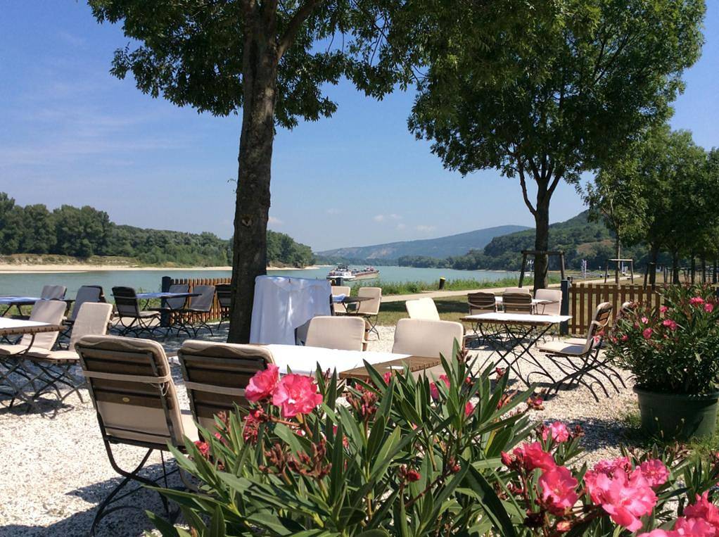 Ganze Ferienwohnung, Hotel-Restaurant "Zum goldenen Anker" - Einzelzimmer in Hainburg an der Donau, Bezirk Bruck an der Leitha