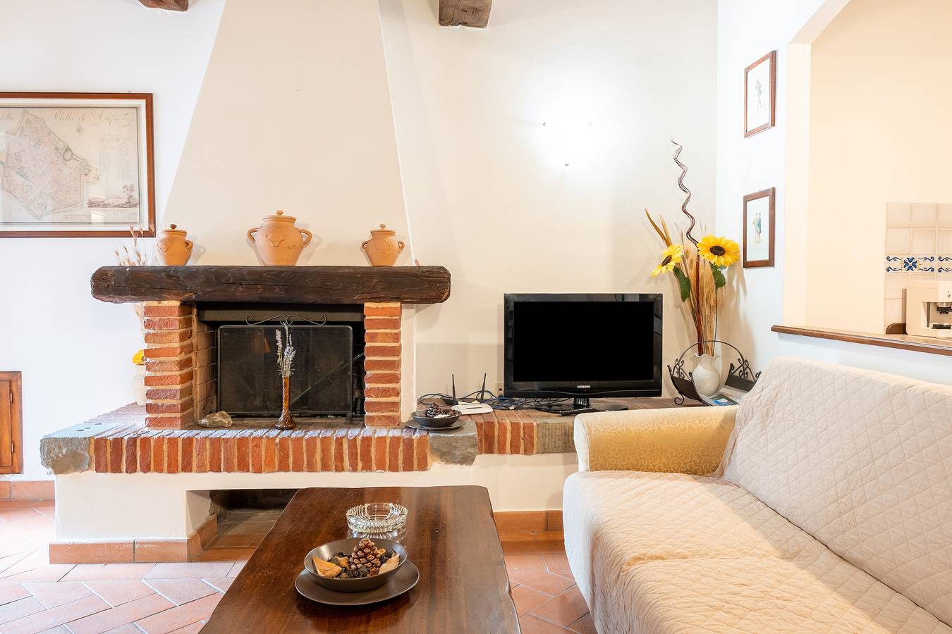 Apartamento entero, Apartamento vacacional "Monastero" con vistas a la montaña, piscina compartida y Wi-Fi in Metelliano, Provincia de Arezzo
