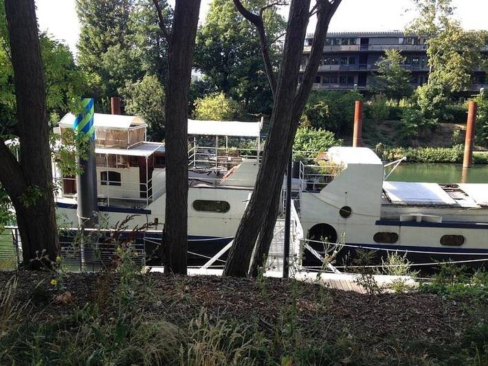 Bateau pour 9 personnes, avec terrasse et vue, animaux acceptés à Issy-les-Moulineaux - 2