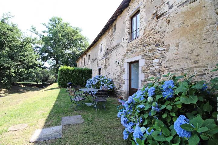 Gîte pour 15 personnes, avec jardin à Vicq-sur-Breuilh - 2