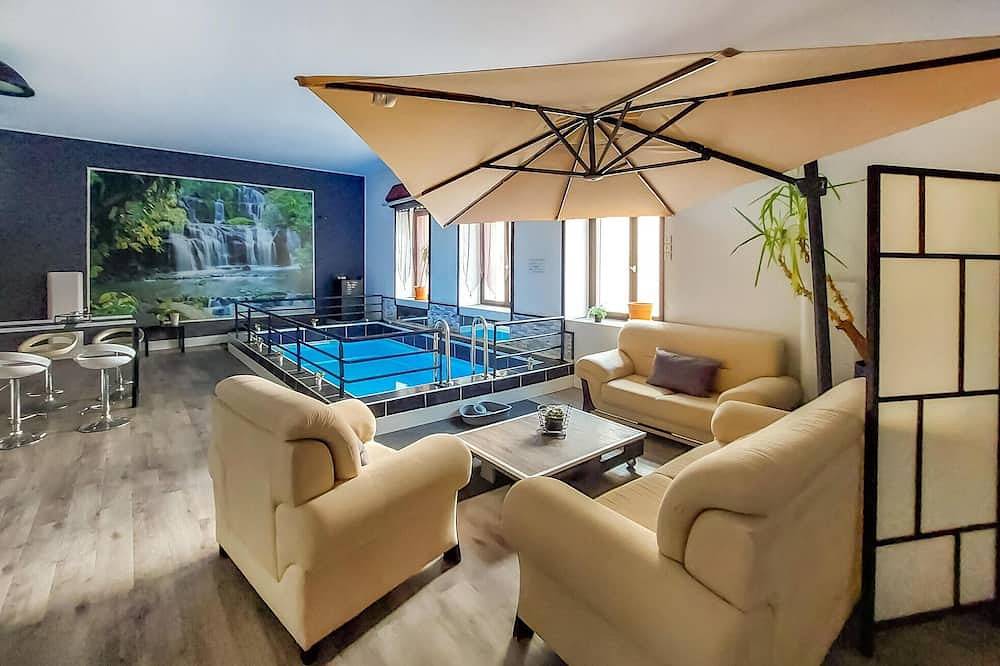 Entire apartment, Gorgeous apartment in Saint-Bonnet-le-Châtea in Saint-Bonnet-le-Château, Montbrison