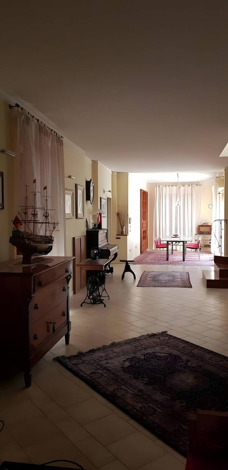 Apartamento entero, "Sul corso" Atessa: Elegante apartamento dúplex para 9 personas in Atessa, Provincia de Chieti