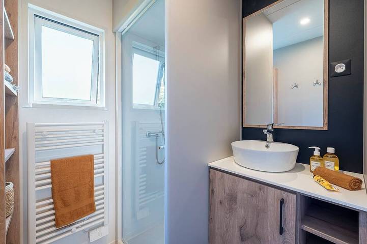 Gîte pour 4 personnes, avec Jacuzzi et Terrasse dans Plage Kersiny - 3