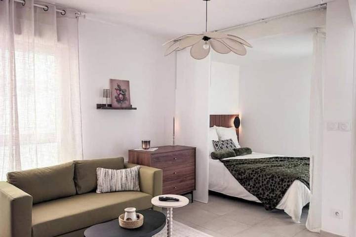Entire apartment, New studio with terrace Airbus Aéroport in Colomiers, Toulouse region