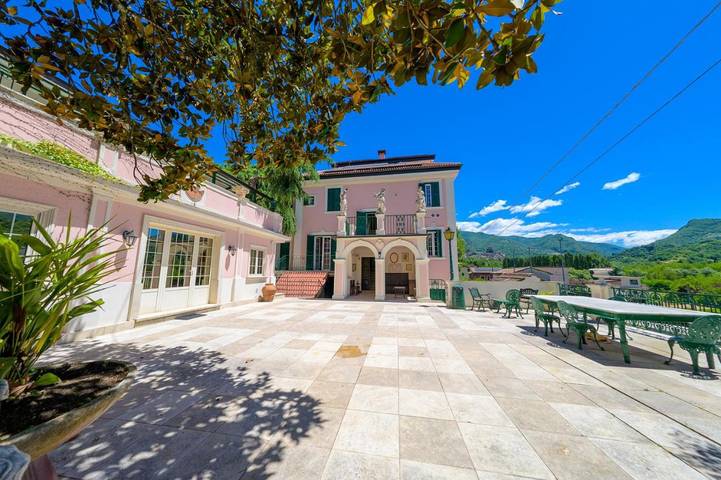 Appartamento per 4 persone, con giardino e piscina nonché terrazza a Subiaco