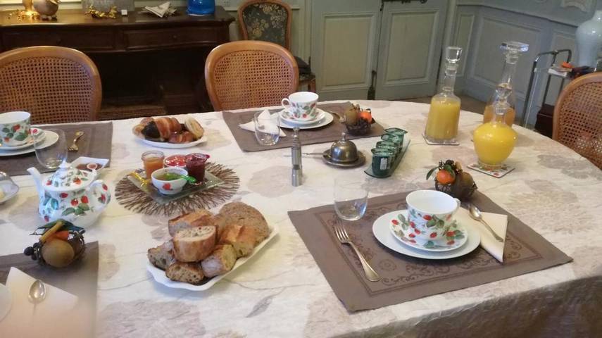 Gîte pour 3 personnes, avec jacuzzi ainsi que jardin et piscine, adapté aux familles à Saint-Dizier - 2