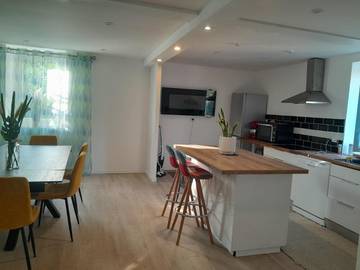 Maison de campagne pour 5 personnes, avec piscine et jardin ainsi que terrasse et vue dans Baigts-de-Béarn