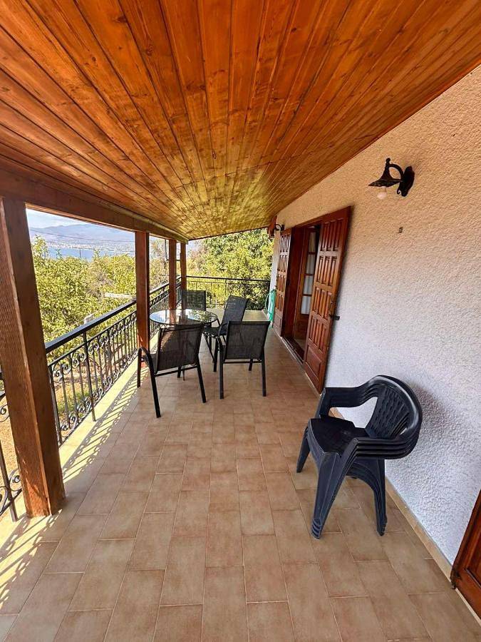Location de vacances pour 5 personnes, avec Balcon et Terrasse ainsi que Jardin et Vue dans Mikra Mandinia - 4