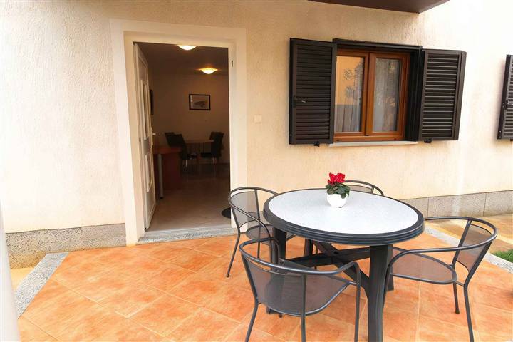 Ferienwohnung für 4 Personen, mit Garten in Novigrad - 2