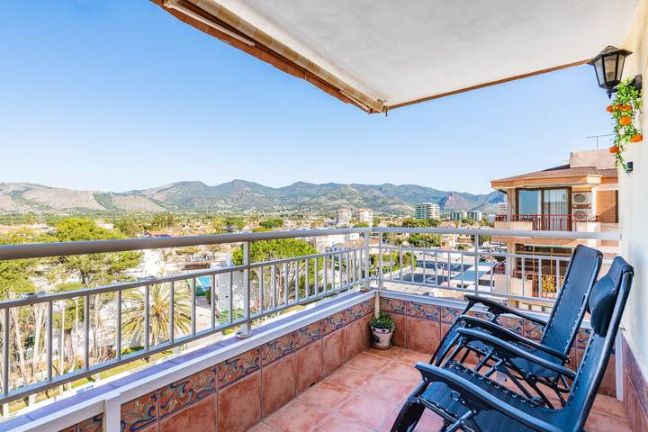 Gîte pour 6 personnes, avec jardin et balcon, animaux acceptés à Benicasim