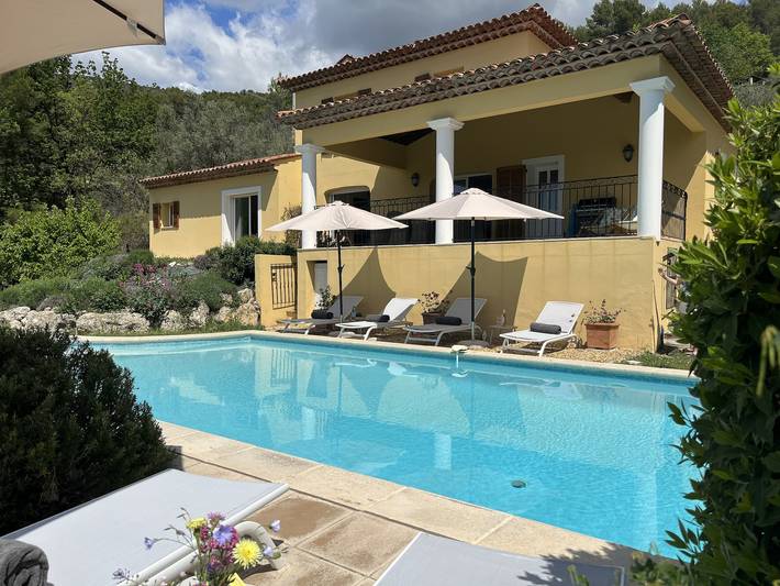 Gîte pour 8 personnes, avec piscine à Seillans
