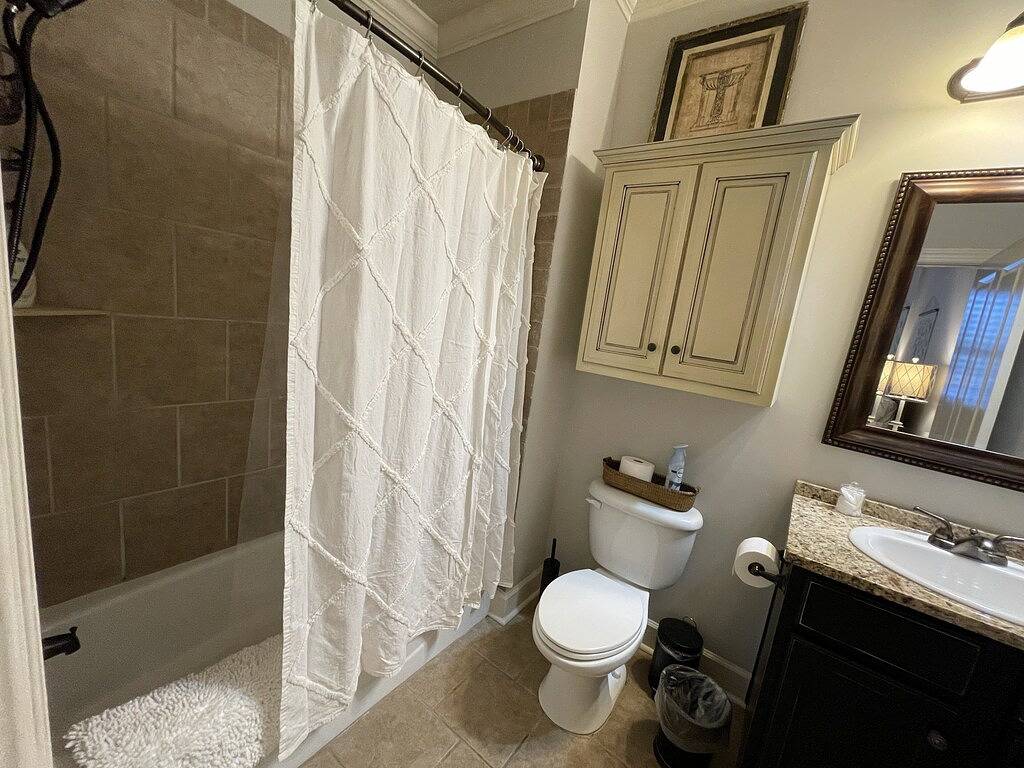 Ganze Wohnung, Bamanati - Step right out onto The Strip - walk to Stadium, Downtown & more! in Tuscaloosa, Tuscaloosa County